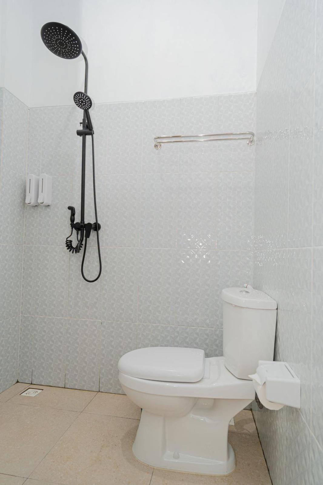 Kamkan Hostel Batununggul Екстериор снимка
