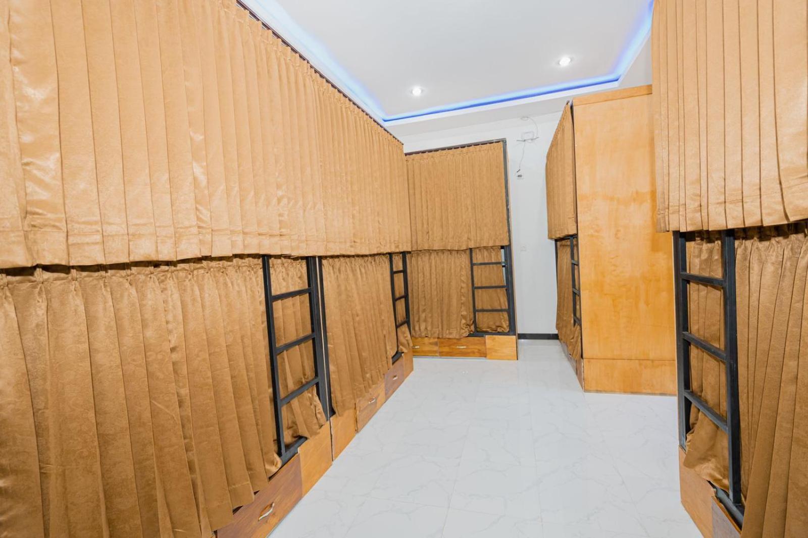 Kamkan Hostel Batununggul Екстериор снимка