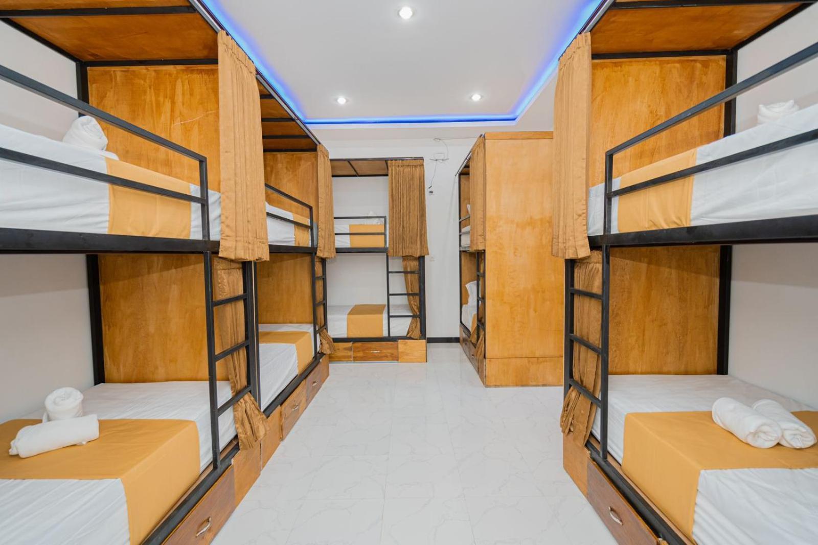 Kamkan Hostel Batununggul Екстериор снимка