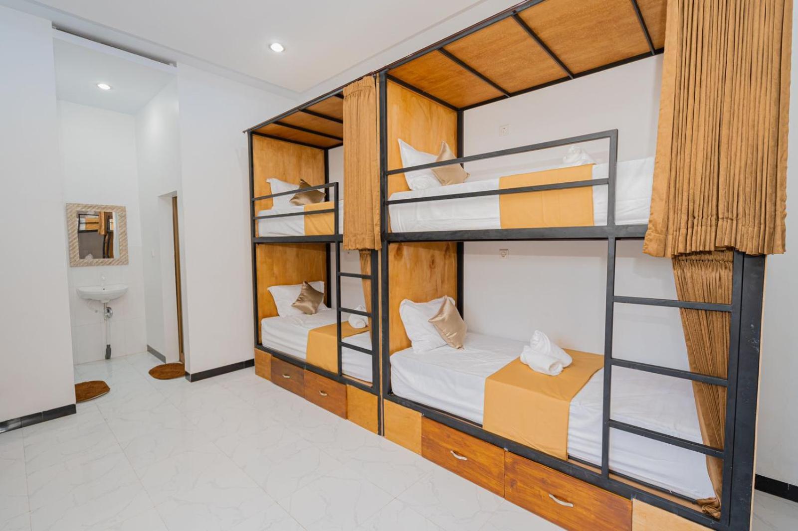 Kamkan Hostel Batununggul Екстериор снимка