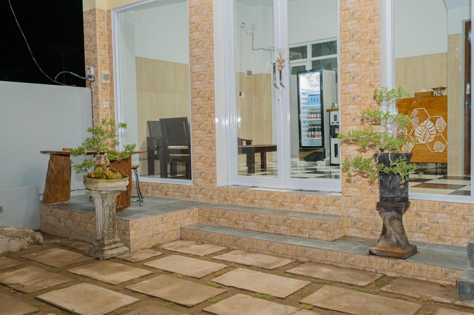 Kamkan Hostel Batununggul Екстериор снимка