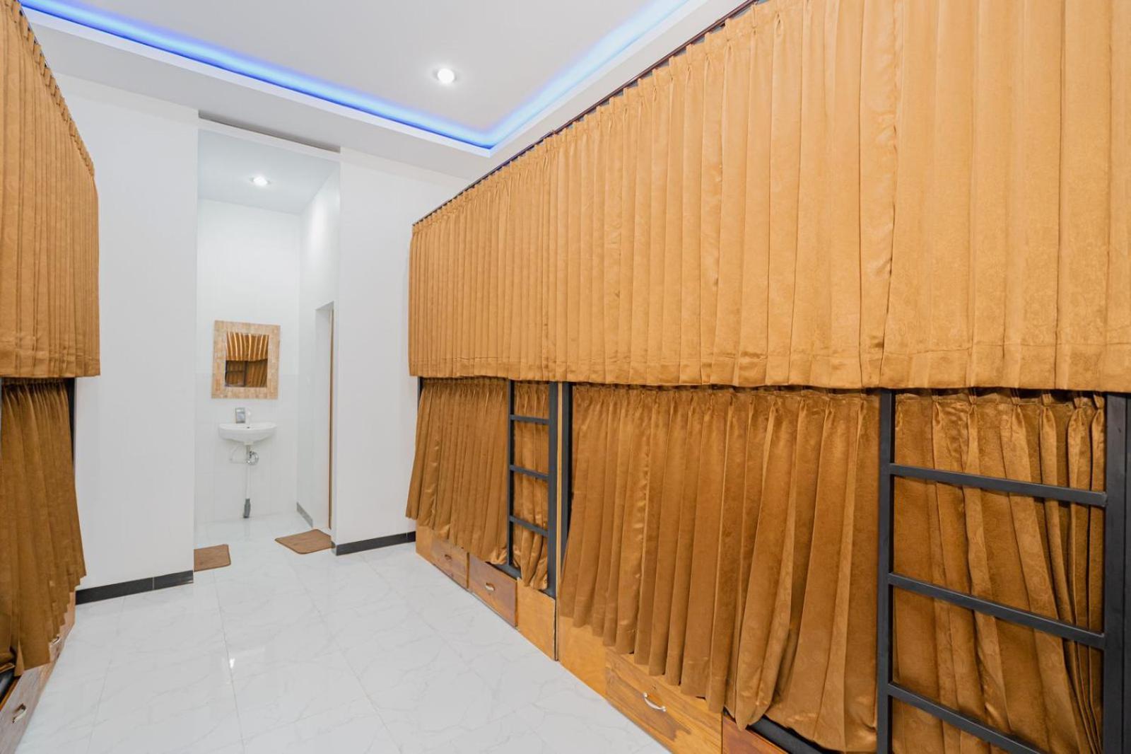 Kamkan Hostel Batununggul Екстериор снимка